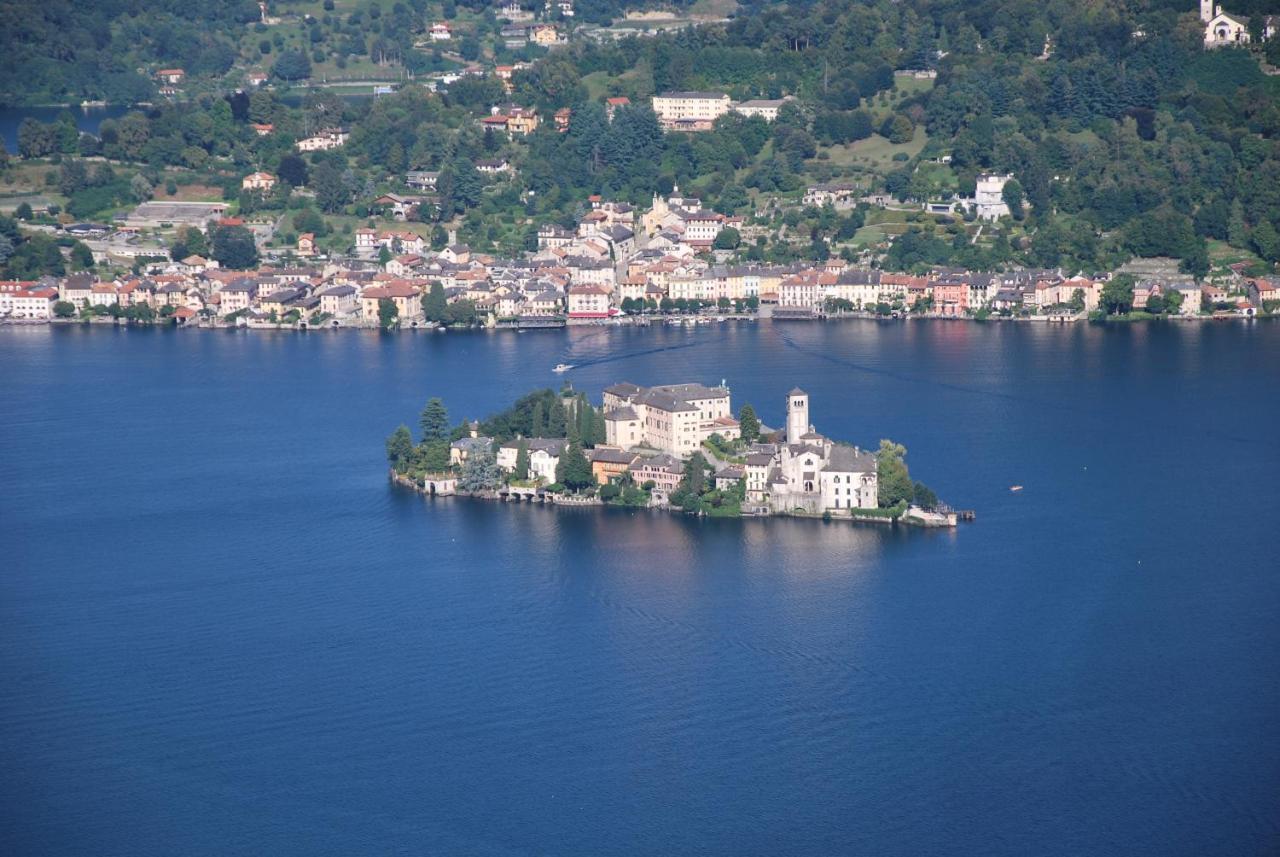 Suite 51 Appartamento Con Terrazzo A 50 Mt Dal Lago - Private Parking (Adults Only) Arona Exterior foto